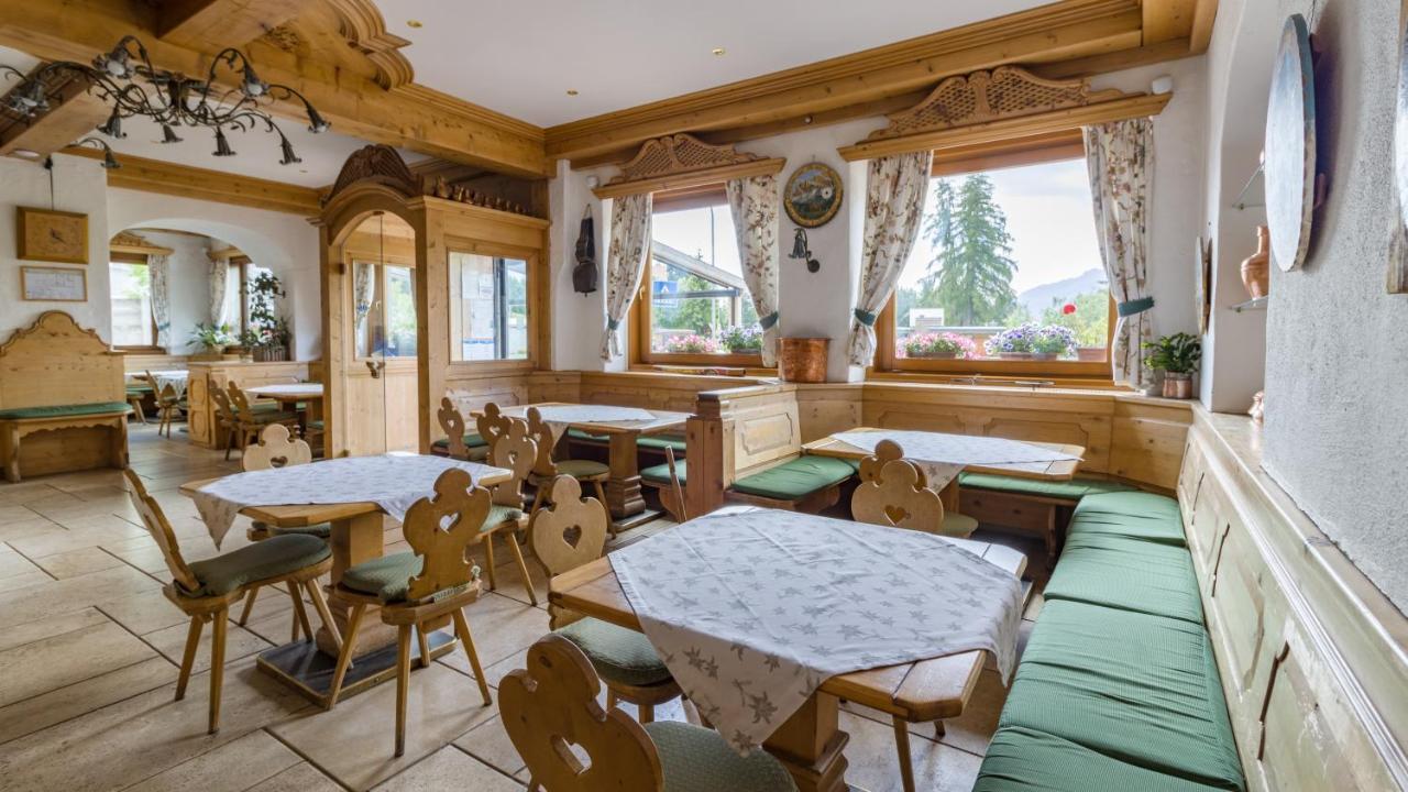 Hotel Villa Argentina Cortina dʼAmpezzo Extérieur photo